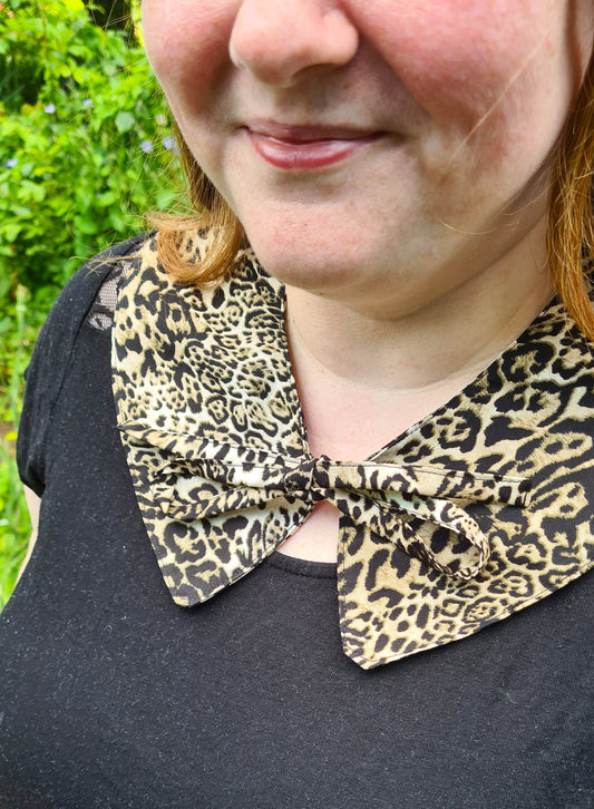 The Collar - Grey Leopard Print